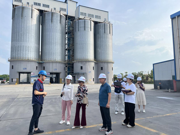 生態(tài)環(huán)境部固體廢物與化學品管理技術中心到建材公司調研 